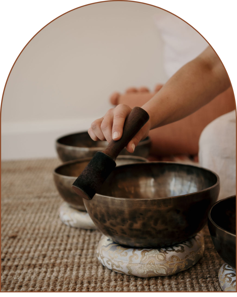 tibetan singing bowl therapist kelly sullivan from kindred souls collective